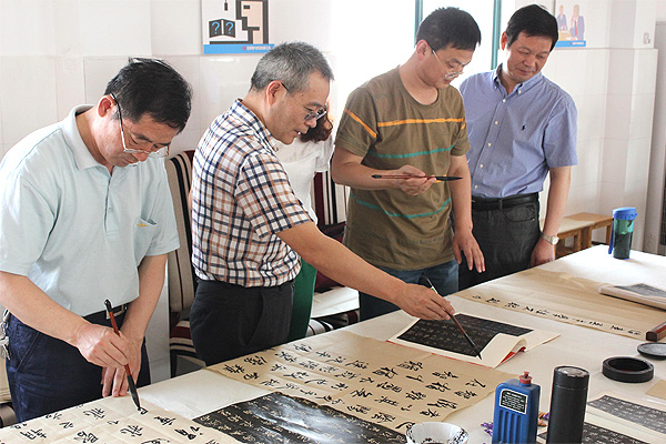 中國人民大學、北京師范大學王學嶺書法工作室在安邦集團面授會(圖1)